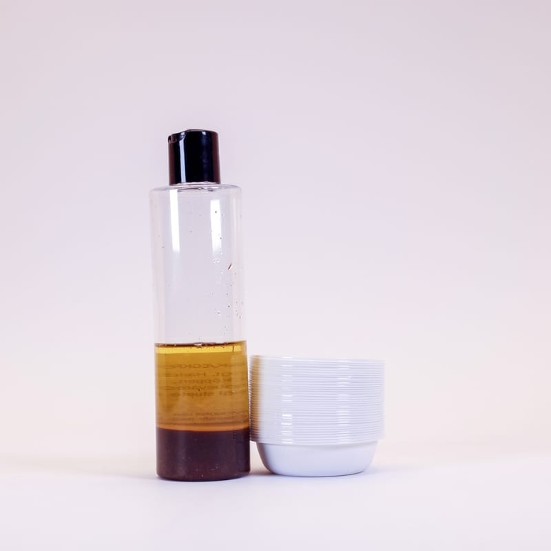 120ml lokkemiddel og 36 fangstkopper forfra